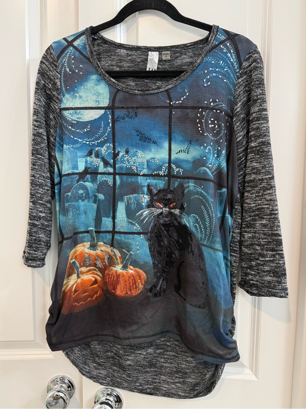 Thomas & Olivia Halloween-themed 3/4 sleeve top Rhinestone Sequin Black Cat